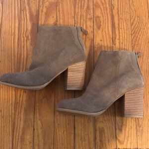 Never worn! Urban Outfitters chunky bootie